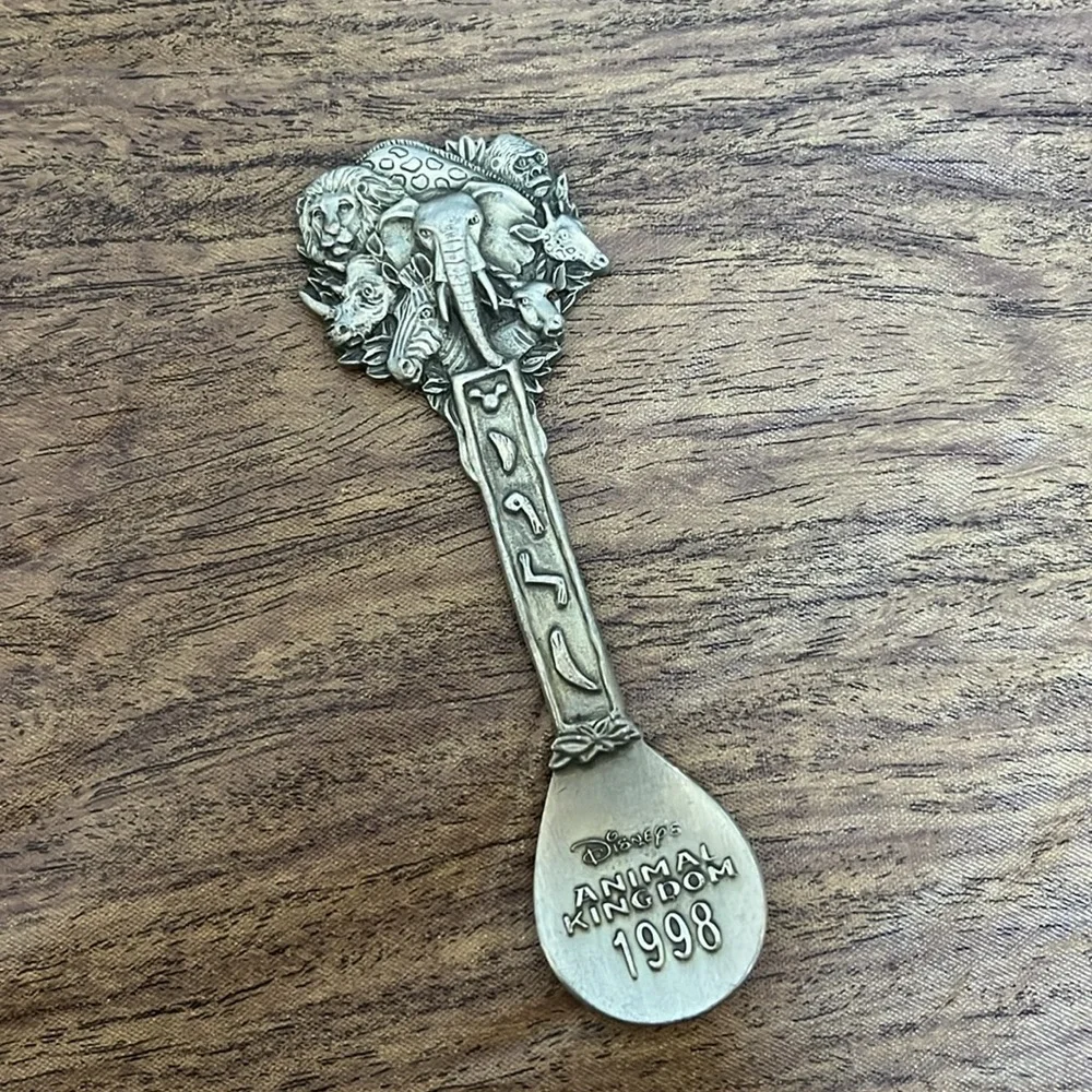 Disney Vintage 1998 The Animal Kingdom Souvenir Collectible Pewter Spoon